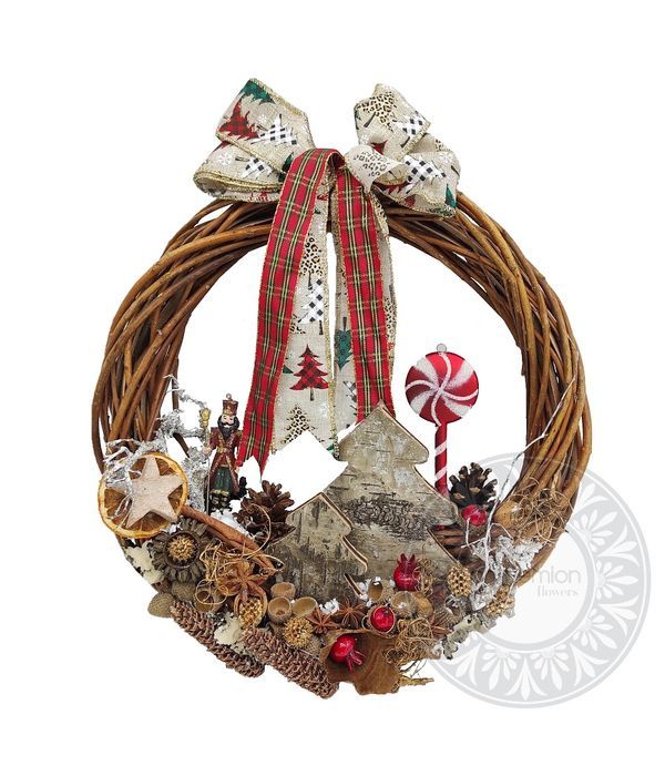 Decorative hanging wreath