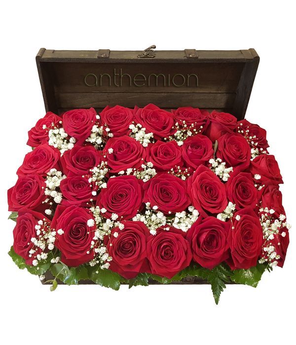 24 Red roses in a charming chest