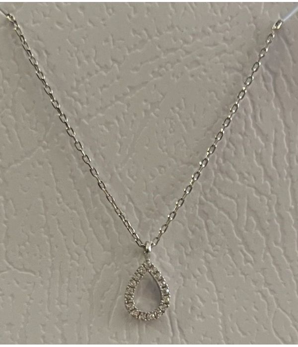 Silver teardrop pendant
