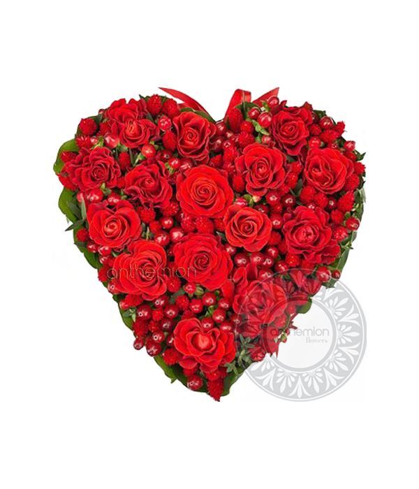 Καρδιά με τριαντάφυλλα και υπέρικουμ