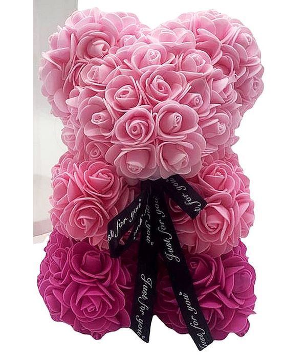 Αρκουδάκι με συνθετικά τριαντάφυλλα σε 3 αποχρώσεις του ροζ 25εκ.