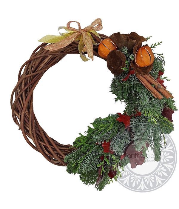 Kρεμαστό στεφάνι με έλατο και διακόσμηση