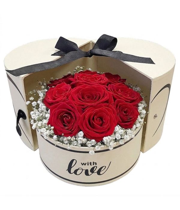 kouti-triantafylla-kokkina-dorou-anthemionflowers