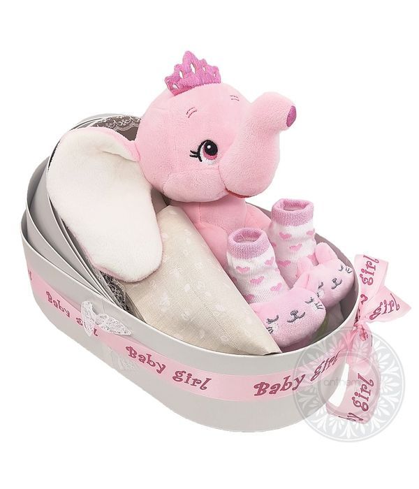 Κρεβατάκι με δώρα για νεογέννητο κοριτσάκι