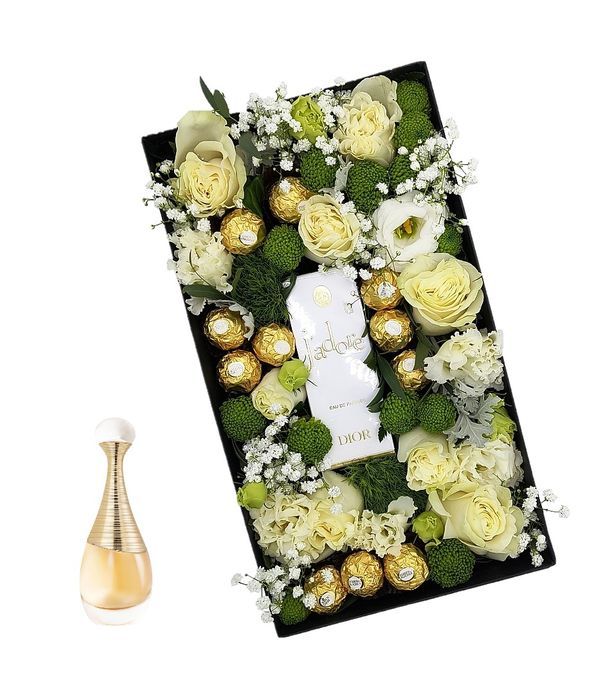 Σύνθεση με λουλούδια και J’adore Solar and Floral Notes 30ml