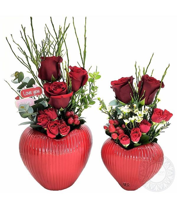 Roses in a red ceramic heart (large model)