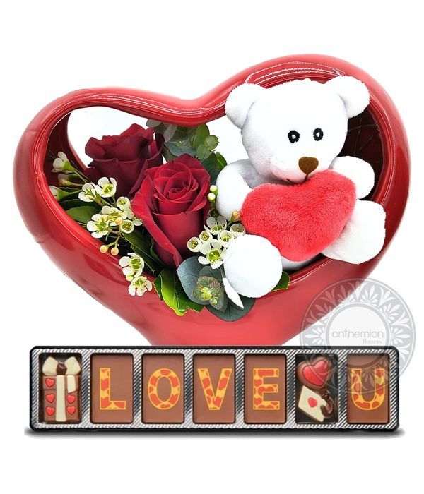 Κεραμική καρδιά με τριαντάφυλλα και σοκολάτα