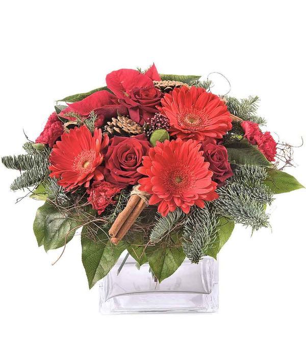 Γιορτινό μπουκέτο με κόκκινα λουλούδια