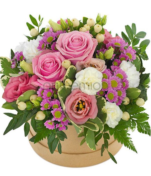 Gift box with pink flowers