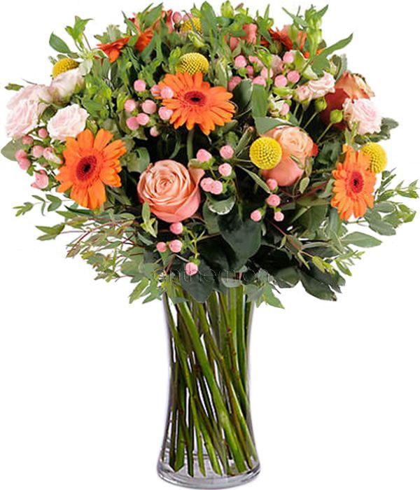 Κομψό μπουκέτο με ροδακινί λουλούδια